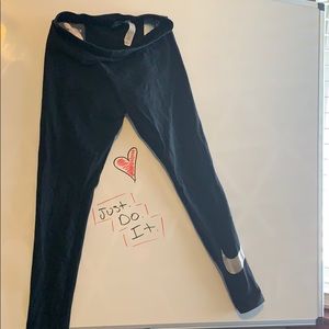 Black Nike leggings